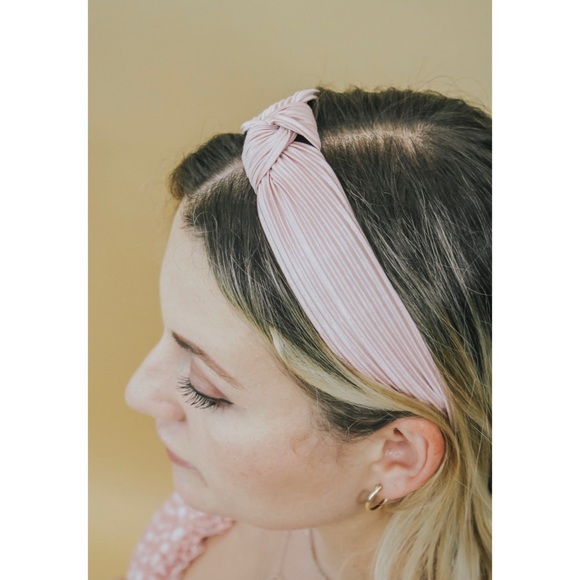 TWIST KNOT HEADBAND- BLUSH - Picture 2 of 3